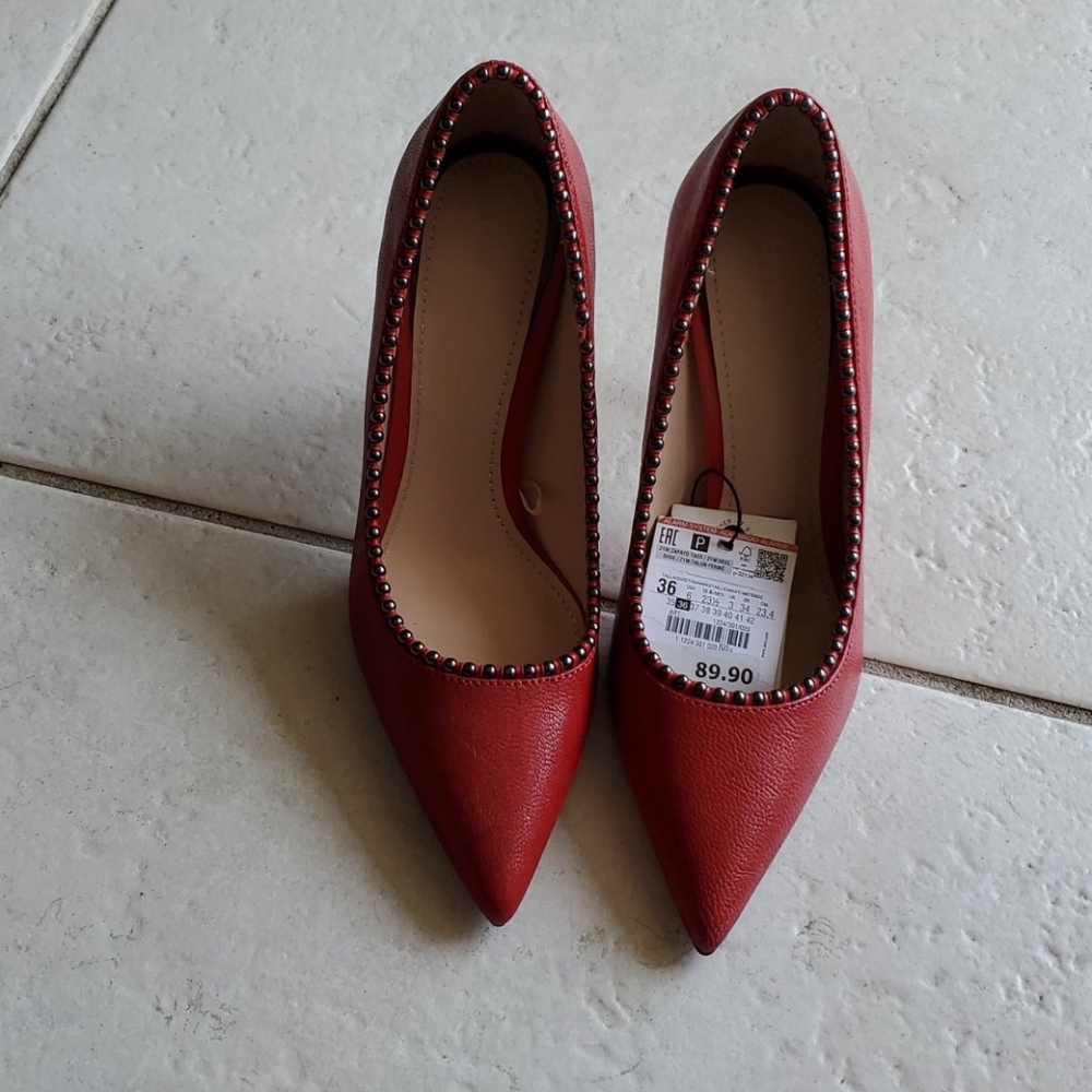 Shoes 👠 - Picture 2 of 5